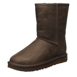 Women's Ugg leather boots size 9 brown